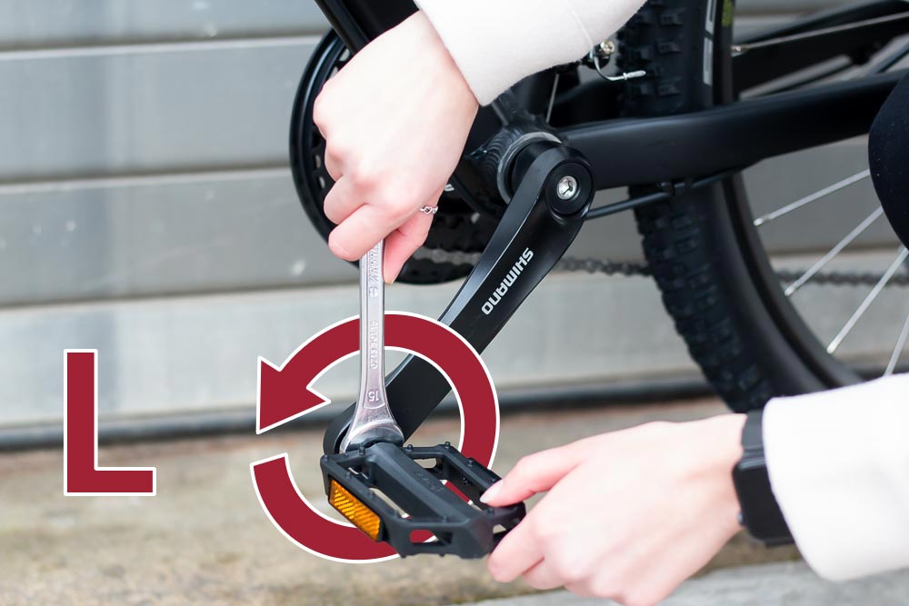 21 aufbau pedal links anschrauben - Paso a paso: Instrucciones de montaje para tu bicicleta o e-bike