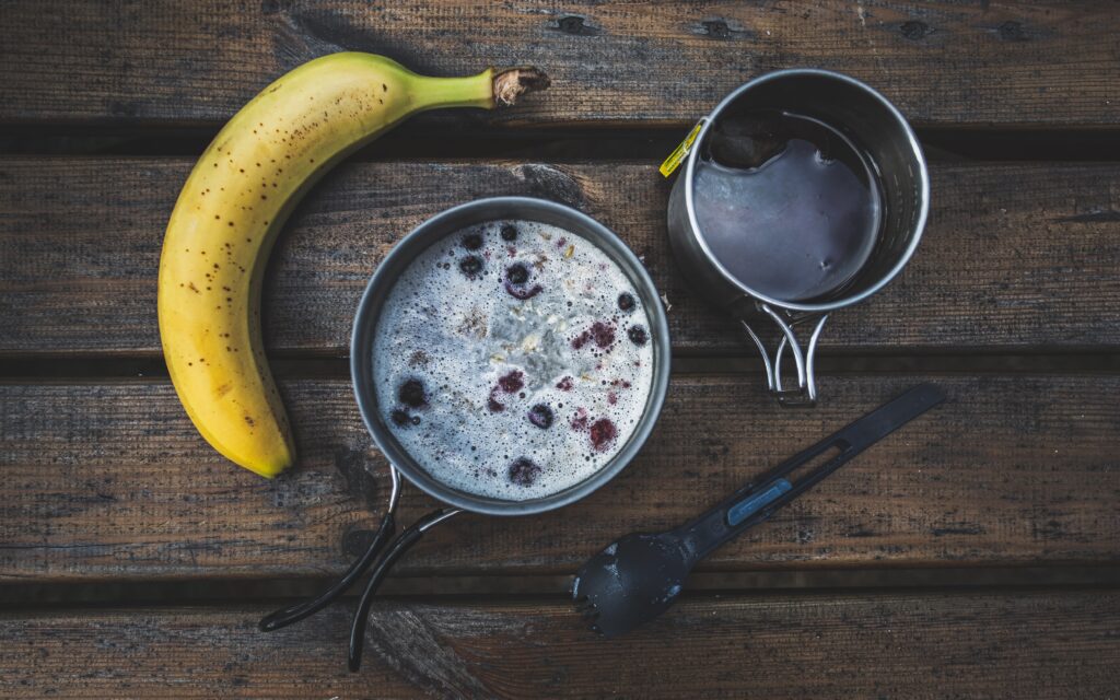Start with an energetic breakfast in the morning (Photo by Marek Piwnicki on Unsplash)