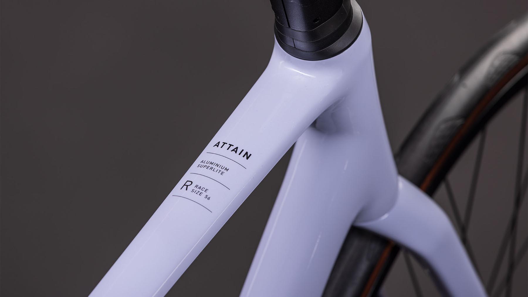 125210-Cube-Attain-Race-cyclamen-n-black-2026-Aluminium-Rennrad-01