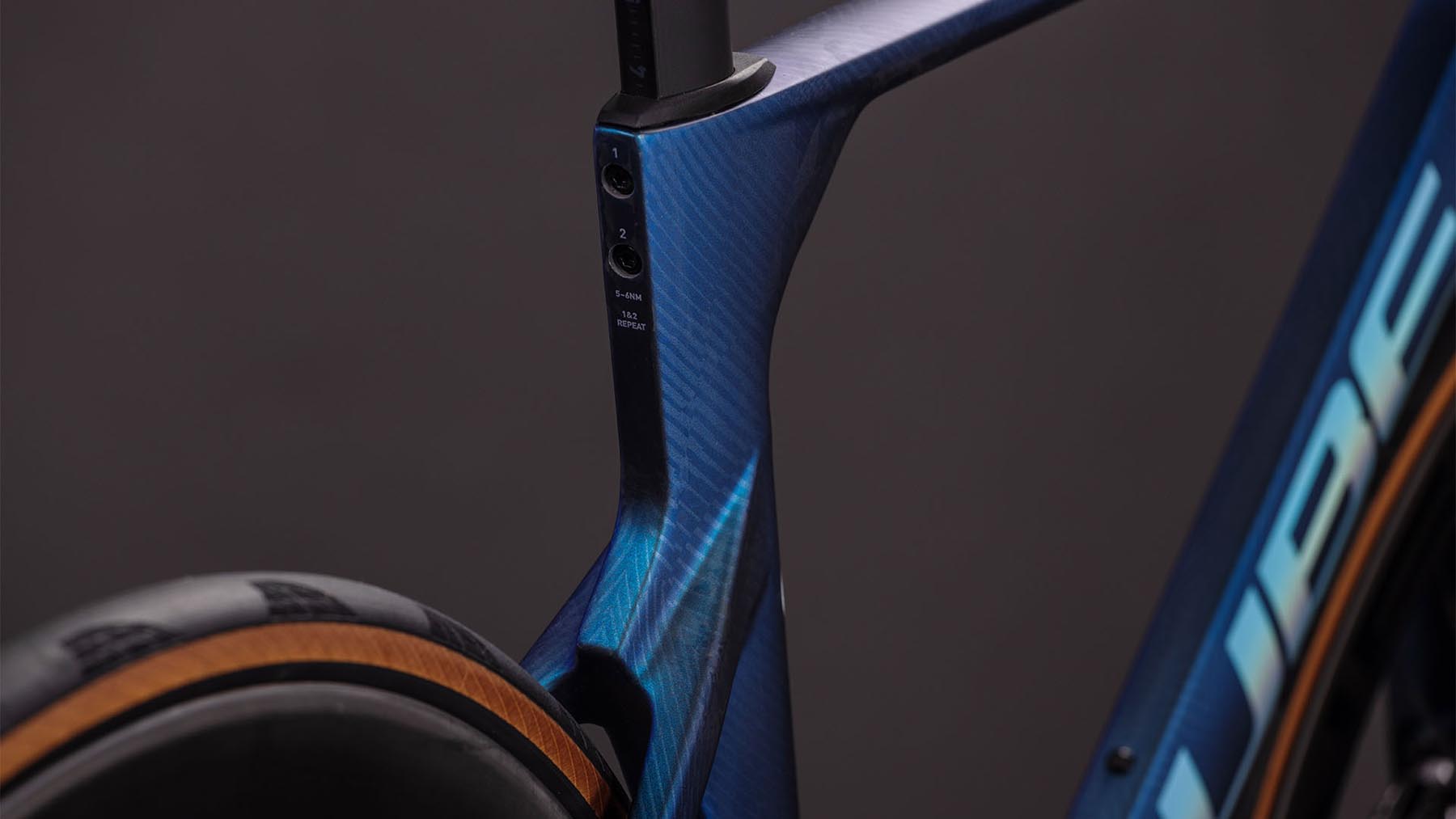 127300-Cube-Litening-AERO-C-68X-SLT-atlantisgrid-n-ice-2026-Carbon-Rennrad-03
