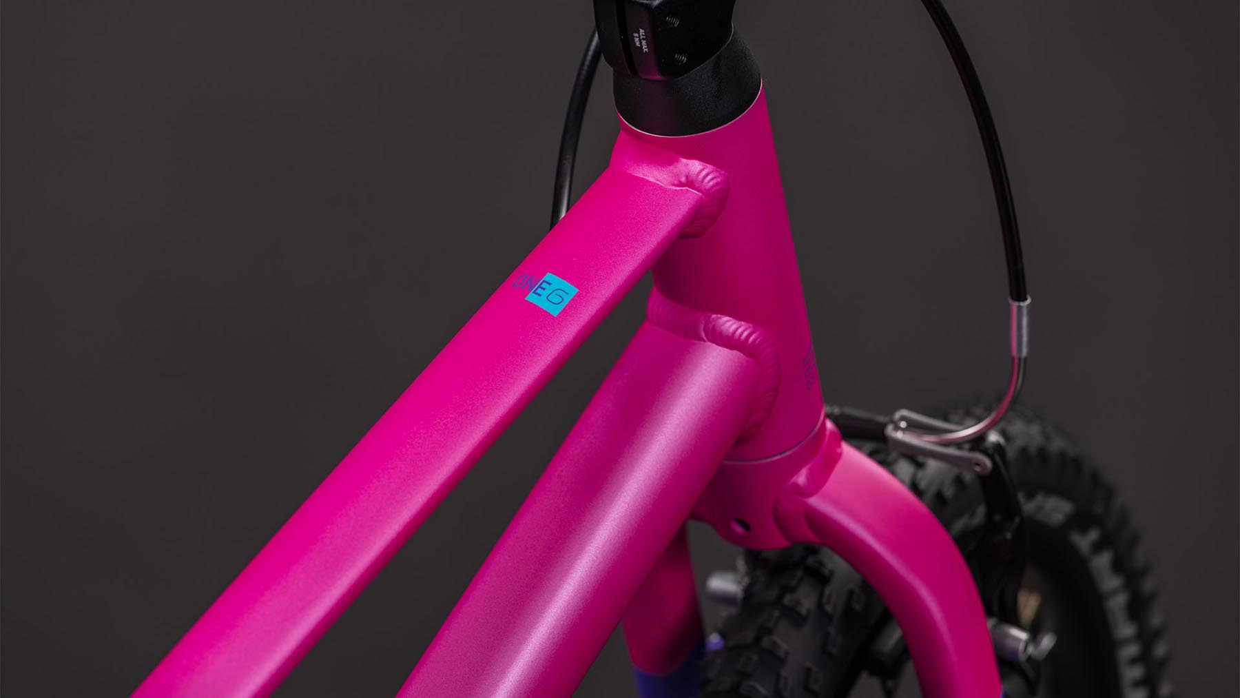150320-Cube-Numove-160-fucsia-n-plum-2026-Kinderrad-16-Zoll-01
