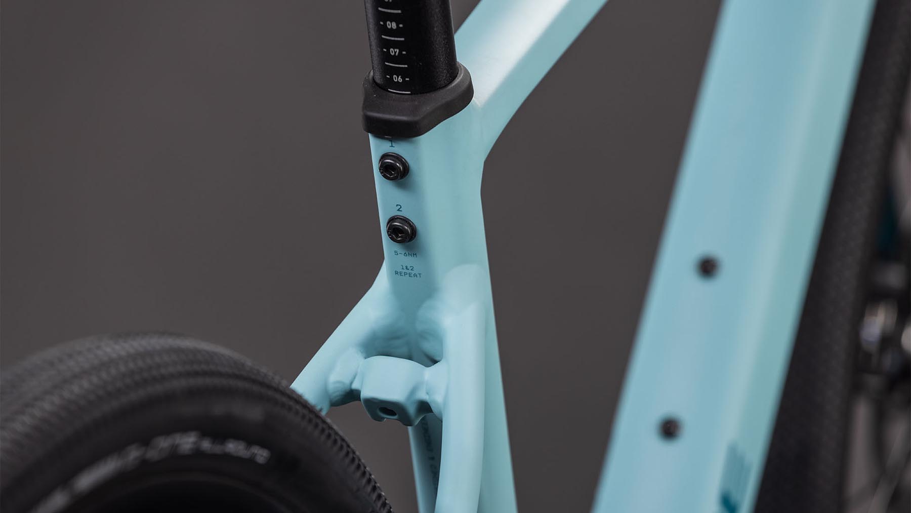 152850-Cube-Nuroad-Rookie-Pro-tealgrey-n-teal-2026-Gravel-Bike-04
