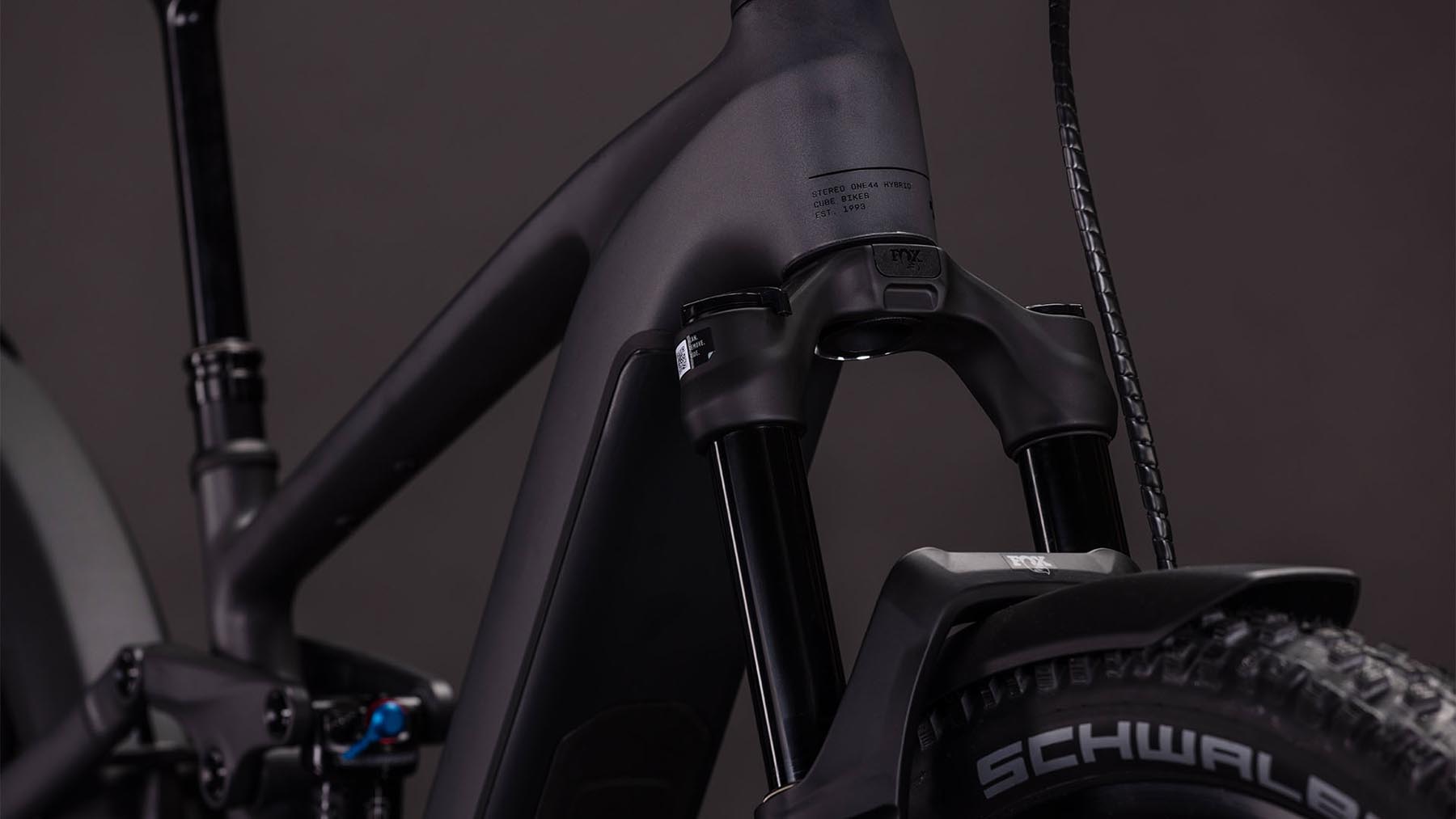 102330-Cube-Stereo-Hybrid-ONE44-EXC-800-FE-irongrey-n-chrome-2026-EBike-Fully-Mountainbike-05