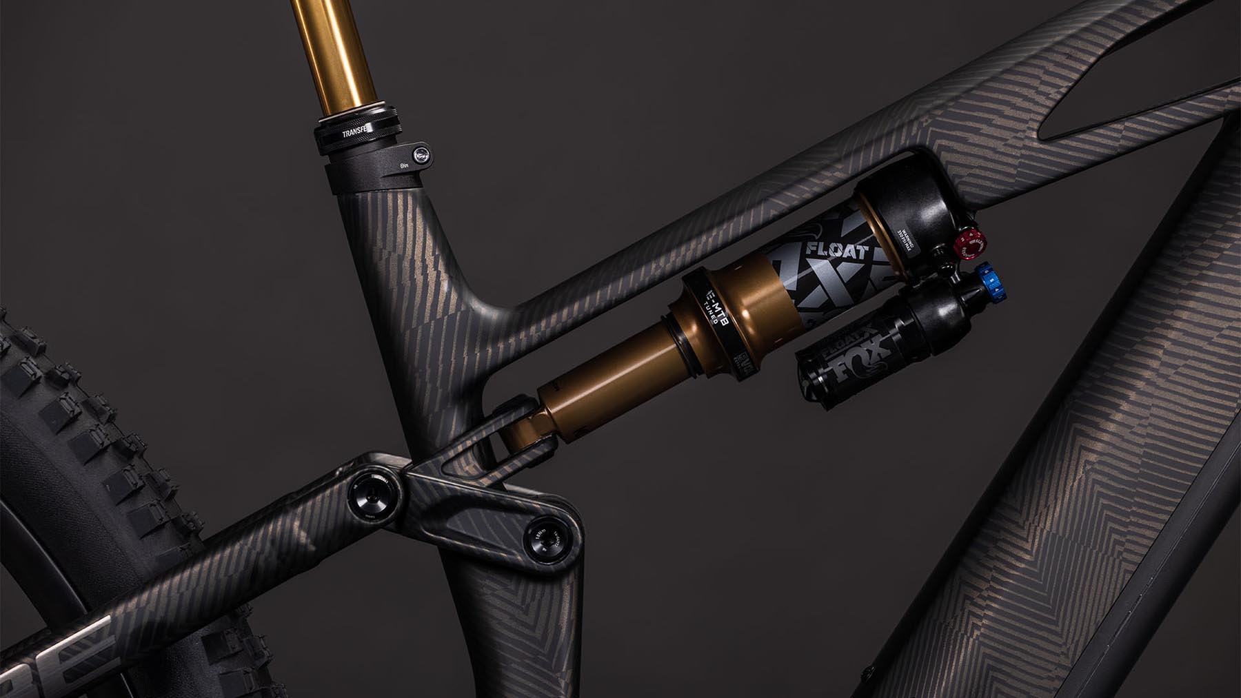 102900-Cube-Stereo-Hybrid-ONE44-HPC-SLT-800-carbongrid-n-chrome-2026-EBike-Fully-Mountainbike-03