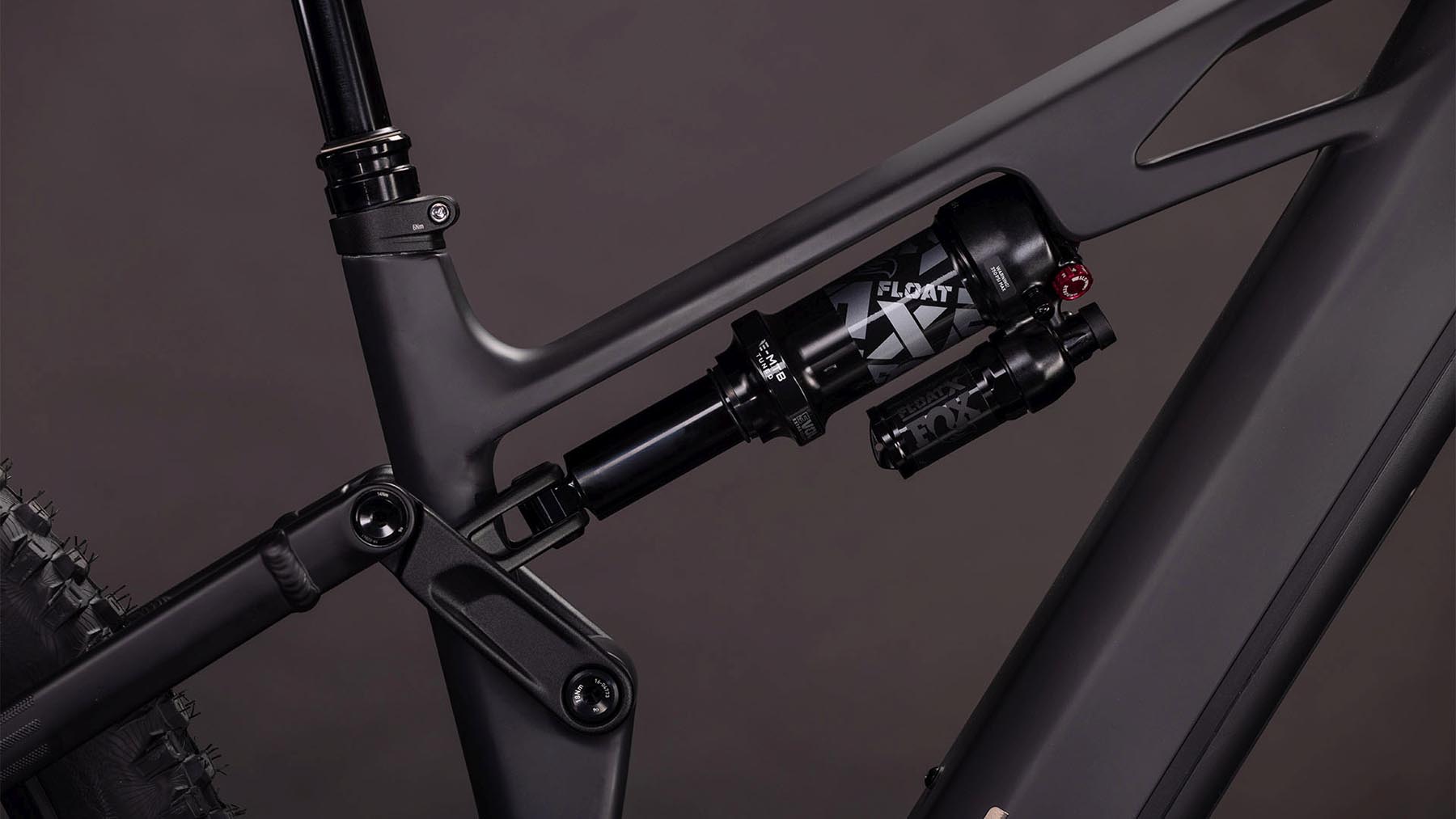 103300-Cube-Stereo-Hybrid-ONE77-HPC-SLX-800-blackline-2026-EBike-Fully-Mountainbike-03