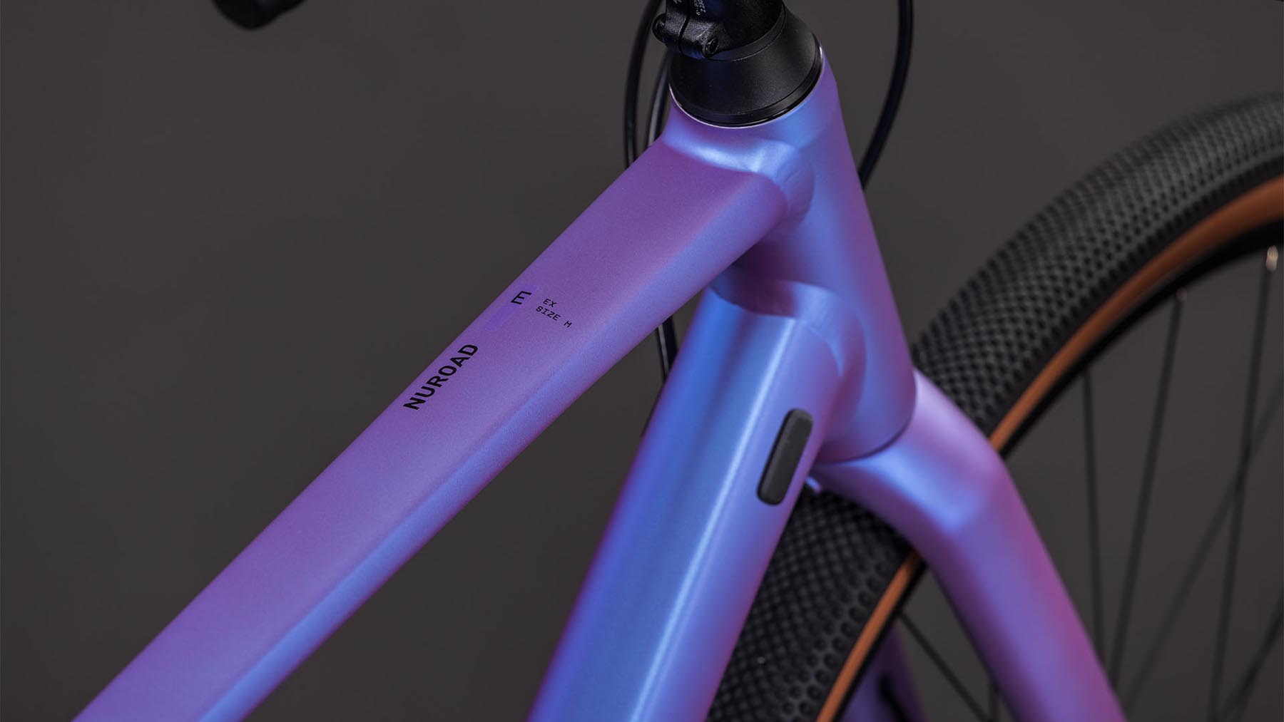 129410-Cube-Nuroad-EX-blueiris-n-lilac-2026-Gravel-Bike-01