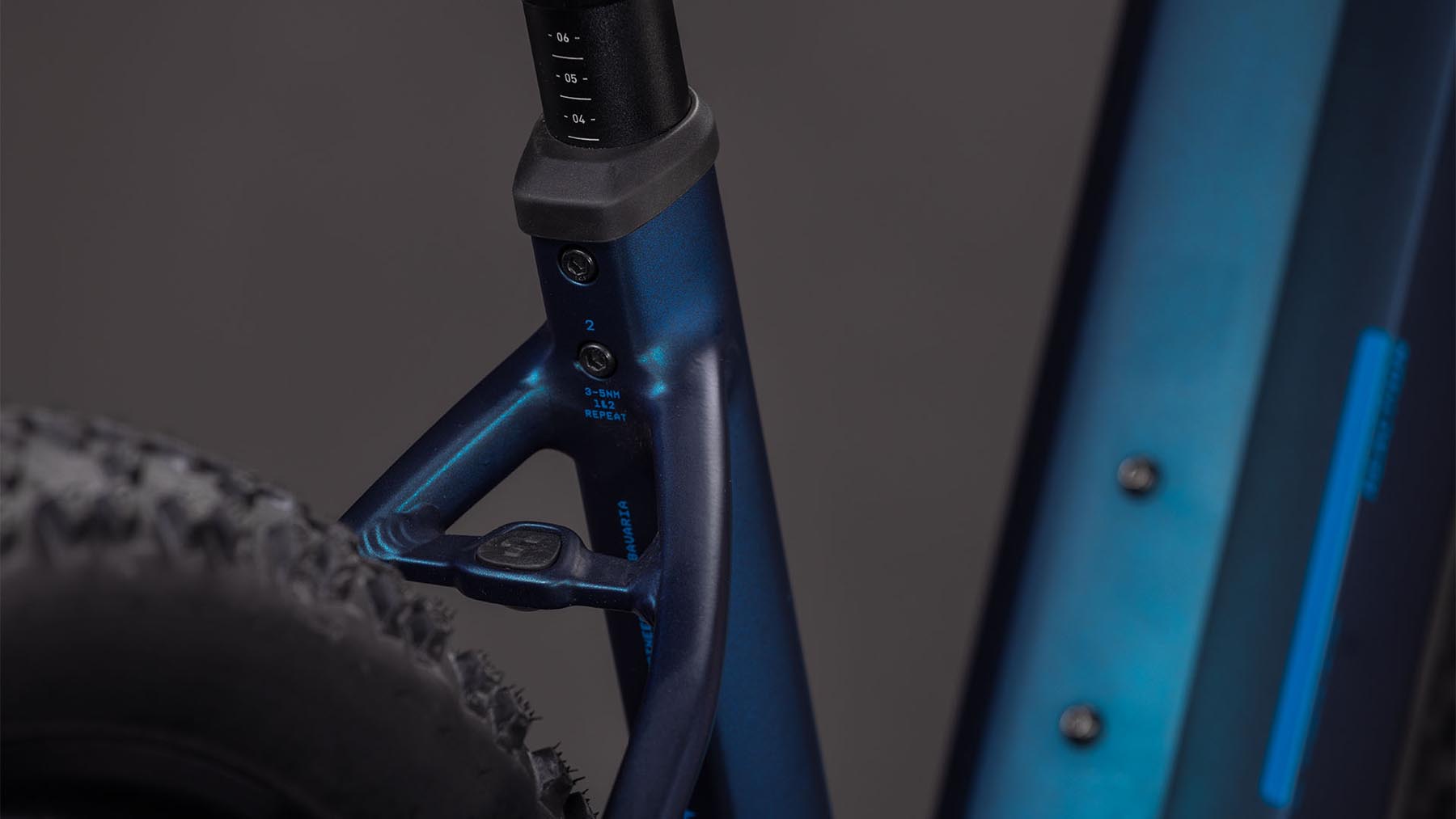108232E-Cube-Reaction-Hybrid-Pro-800-nebular-n-dazzle-2026-EBike-Hardtail-Mountainbike-Tiefeinsteiger-03