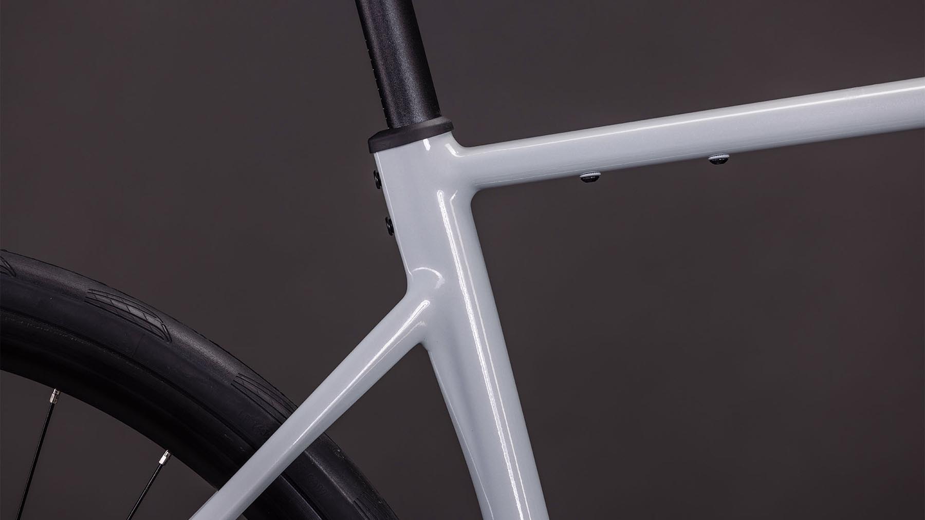 125200-Cube-Attain-Race-foggrey-n-shift-2026-Aluminium-Rennrad-03